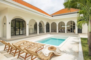 Tropical 3BR Villa in Canggu